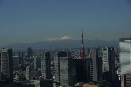 聖路加タワー展望台から見る富士山